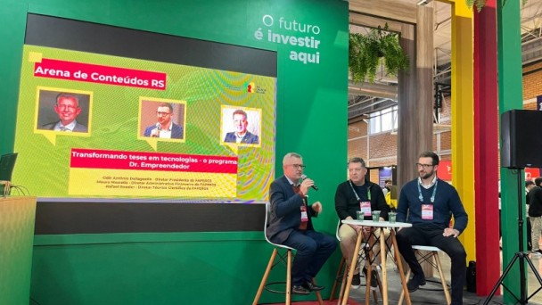 Palestrantes apresentando o painel sobre o Dr. Empreendedor