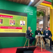 Palestrantes apresentando o painel sobre o Dr. Empreendedor
